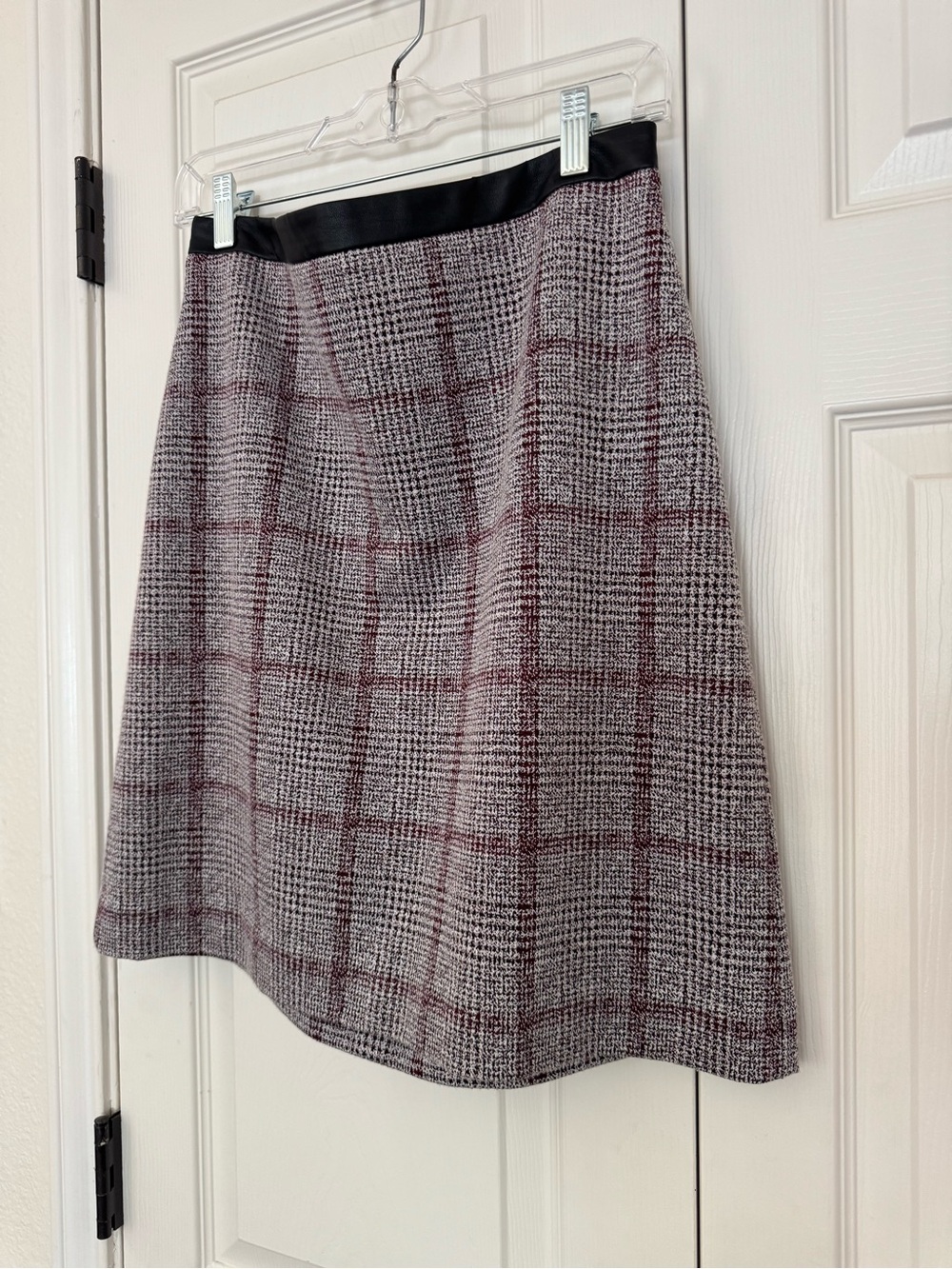 Ann Taylor Gray Plaid A-Line Skirt with Burgundy Windowpane